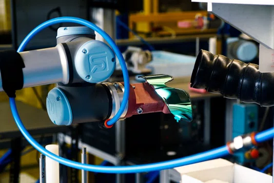 UR3E - ROBÔ COLABORATIVO UNIVERSAL ROBOTS