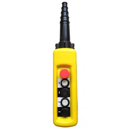 XACA4713 - BOTOEIRA PENDENTE PLASTICA 4 BOTOES  1 EMERGENCIA
